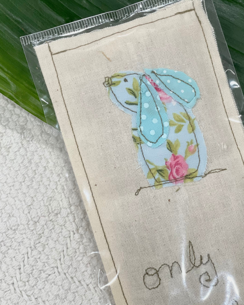 Pouch Aromas de Lavanda com bordado Only you