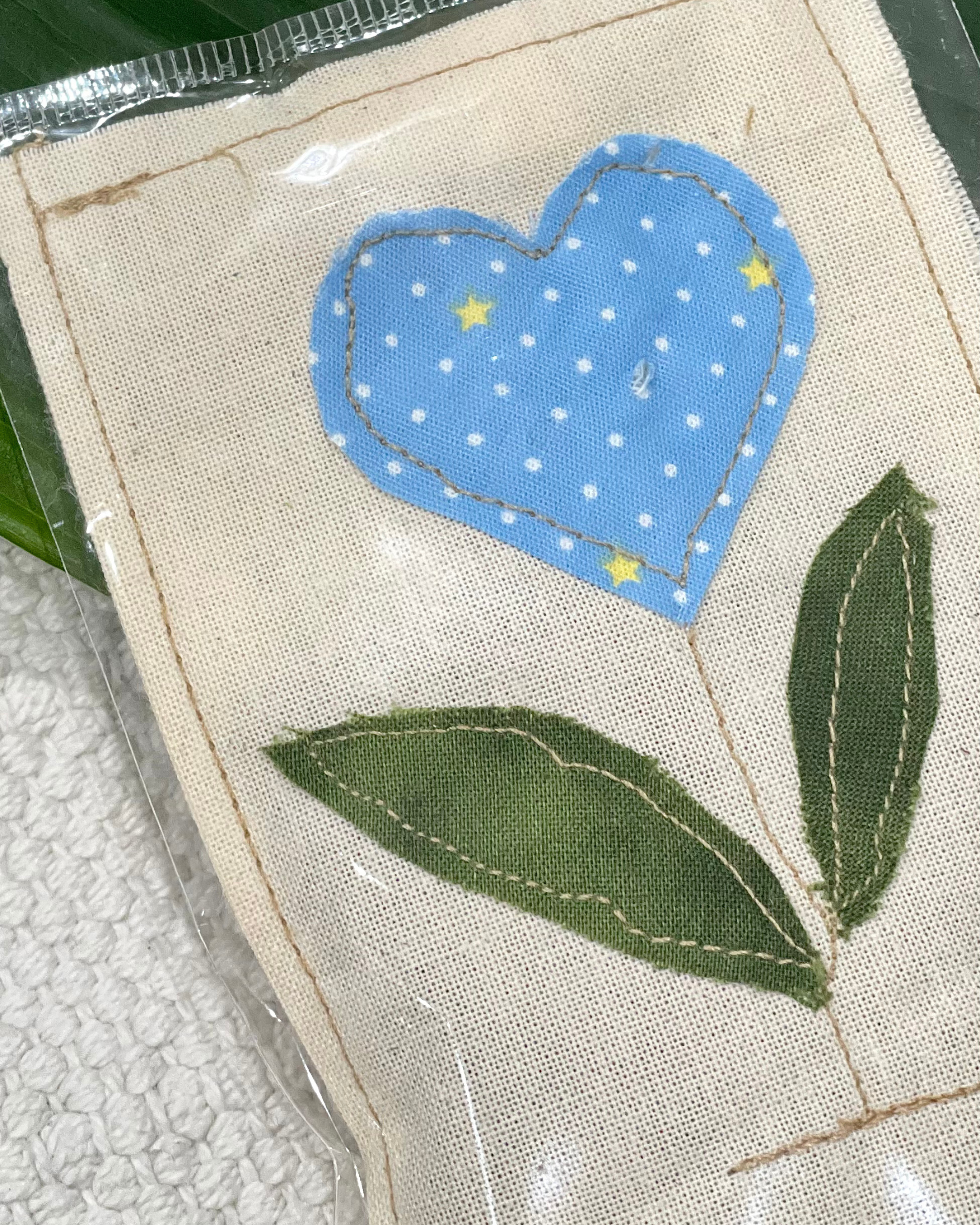 Pouch Aromas de Lavanda com bordado Believe in your heart