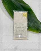 Pouch Aromas de Lavanda com bordado Às vezes a gente só vê o sol quando chove